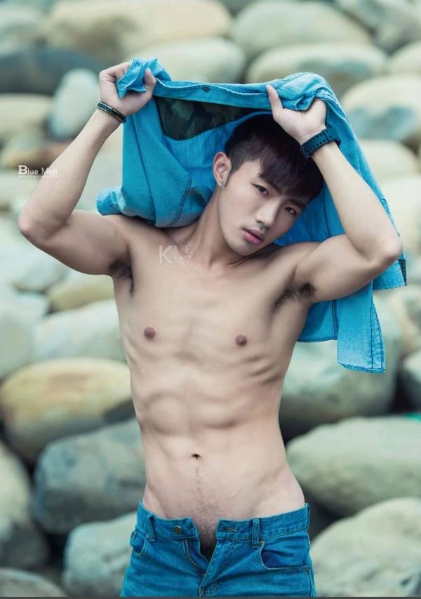 Whoseman-8-花漾文青男孩-許禾